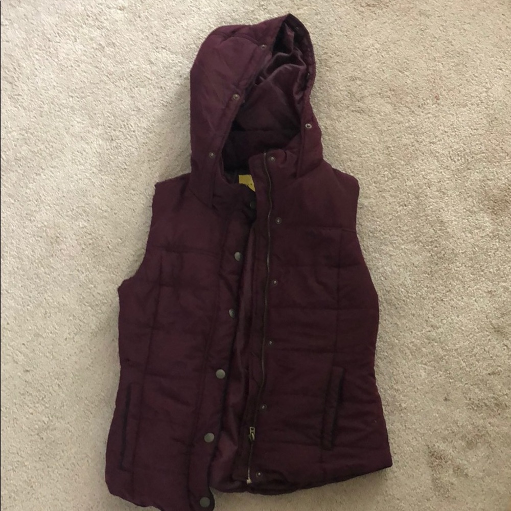 Aeropostale vest